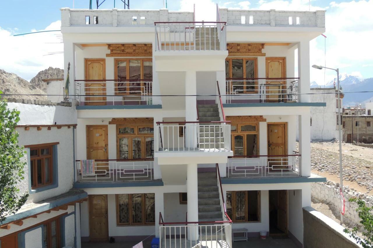 Babu Guest House Лех Екстер'єр фото